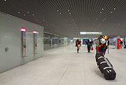 hell und freundlich: das neu gestaltete U-Bahn Zwischengeschoss Hauptbahnhof (©Foto: Martin Schmitz)